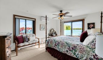 523 Lathrop Ave, Algonac, MI 48001