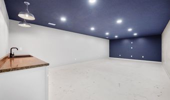 2018 E Clover Ct, Andover, KS 67002