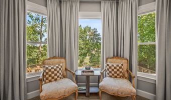 70 Dolphin Point Dr, Beaufort, SC 29907