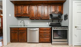 325 Lake Dr, Glocester, RI 02814