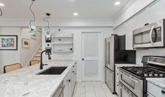 33 North Ave 12, Burlington, VT 05401