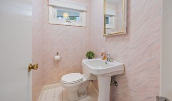 74 Woods Rd, Bethany, CT 06524