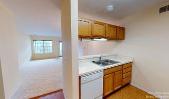 2767 S Knightsbridge Cir, Ann Arbor, MI 48105