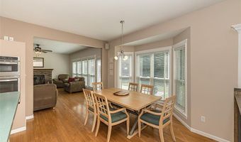 573 Castle Ridge Dr, Ballwin, MO 63021