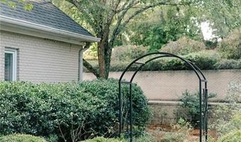 694 MOORES MILL Dr, Auburn, AL 36830