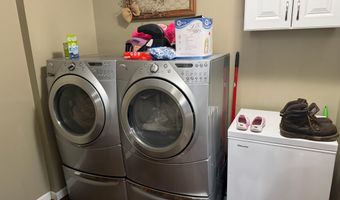 2298 Mountain Vw, Alderson, WV 24910