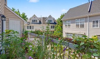 5022 BARBOUR Dr B, Alexandria, VA 22304