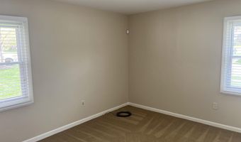 32 Idlewild Ln, Aberdeen, NJ 07747