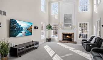 30 Lenihan Ln, East Greenwich, RI 02818