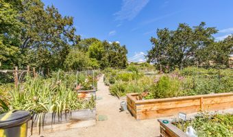 969 Golden Aspen Pl, Ashland, OR 97520