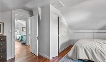 14 Dearborn St, Newport, RI 02840