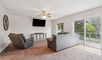 304 E Plum St, Anamosa, IA 52205