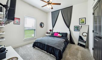 1308 Green Ridge Rd, Weatherford, TX 76085