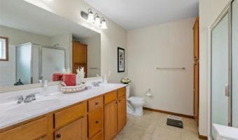15850 Elmwood Ln, Apple Valley, MN 55124