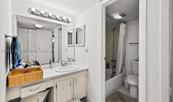 3101 N Country Club Dr 209, Aventura, FL 33180