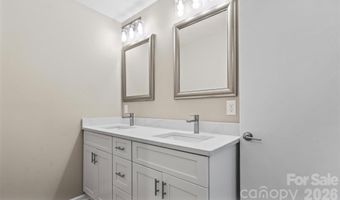 2910 Floral Dr, Albemarle, NC 28001