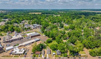 111 College St, Batesville, MS 38606