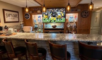 211 Winding Knoll Rd, Altoona, PA 16601