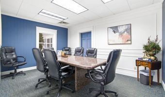 8 Chestnut Dr, Bedford, NH 03110