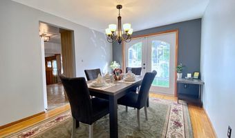 693 Edgewater Dr, Amherst, NY 14228