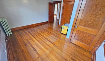 320 S 9TH St, Akron, PA 17501