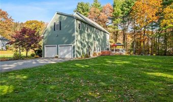 15 Leonard Dr, North Smithfield, RI 02896