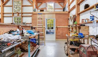 184 Windsor Dr, Auburn, NH 03032