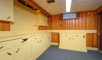 2035 Thornhill Dr, Akron, OH 44313