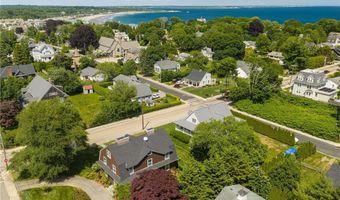 84 Rodman St, Narragansett, RI 02882