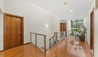 10 Morley Ct, Albertson, NY 11507