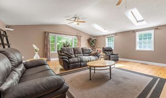 29 Maple Dr, Bedford, NH 03110