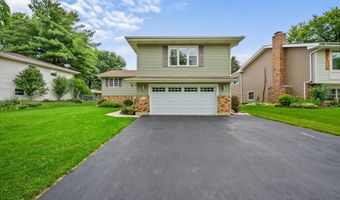 640 Ash St, Algonquin, IL 60102