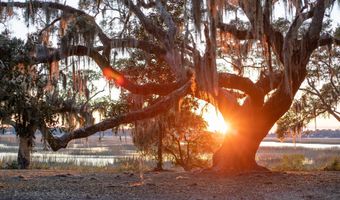 211 Harborview Dr, Beaufort, SC 29907