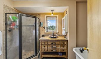 28272 S HULT Rd, Beavercreek, OR 97004