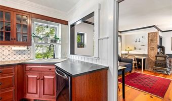 47 Second St, Newport, RI 02840