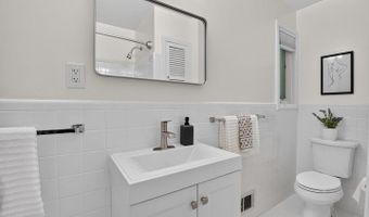 6008 BENALDER Dr, Bethesda, MD 20816