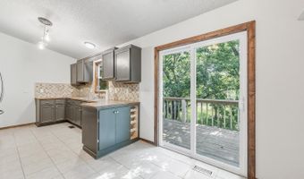 636 Dublin Dr, Andover, KS 67002