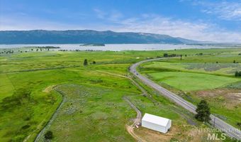 11 Stonebraker Ln, Cascade, ID 83611