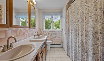 15 Womantam Ln, Cumberland, RI 02864
