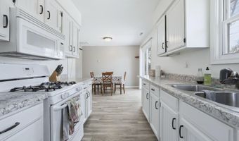 703 Westview Dr, Angola, IN 46703