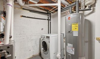 115 S IRIS St, Alexandria, VA 22304