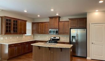 626 Edgewater Ridge Ct, Apex, NC 27523
