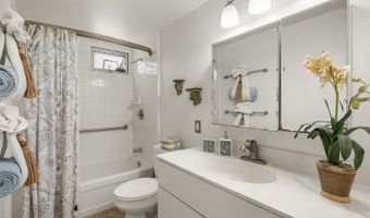 3009 Ala Makahala Pl 214, Honolulu, HI 96818