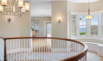 41 Castle Hill Ave, Newport, RI 02840