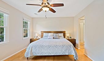 9220 BURNETTA Dr, Annandale, VA 22003