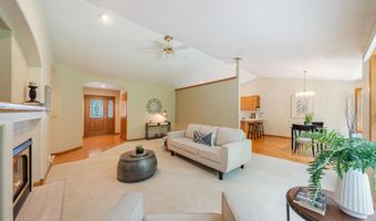 1424 E KEYSTONE Ln, Appleton, WI 54913