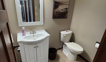 322 5th St E, Bottineau, ND 58318