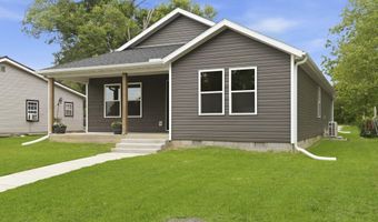915 S Hudson Ave, Aurora, MO 65605