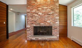 87 Pleasant Dr, Bethany, CT 06524