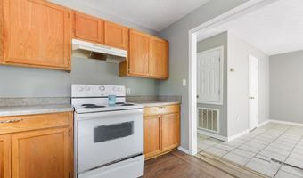 6077 E Kemper St, Bay St. Louis, MS 39520